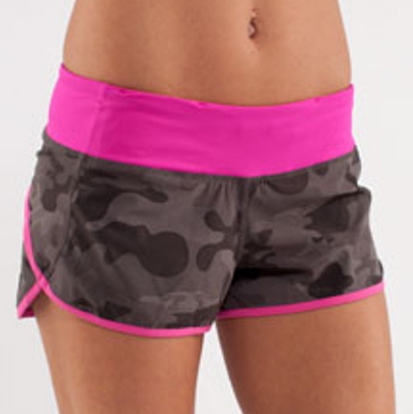 ๐ฆ RARE Lululemon Wren Camo Paris Pink Speed Short